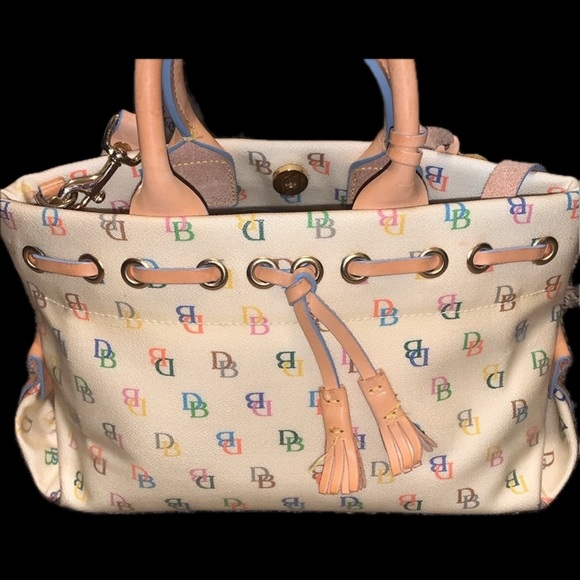 Dooney and Bourke MYSTERY BOX BAGS WALLETS AND Listing for a Live Show or offer - Picture 3 of 6